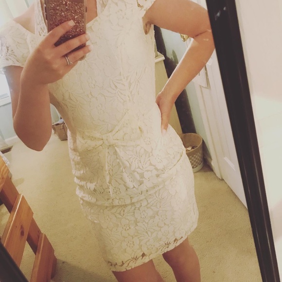 White Dress! - Picture 1 of 2